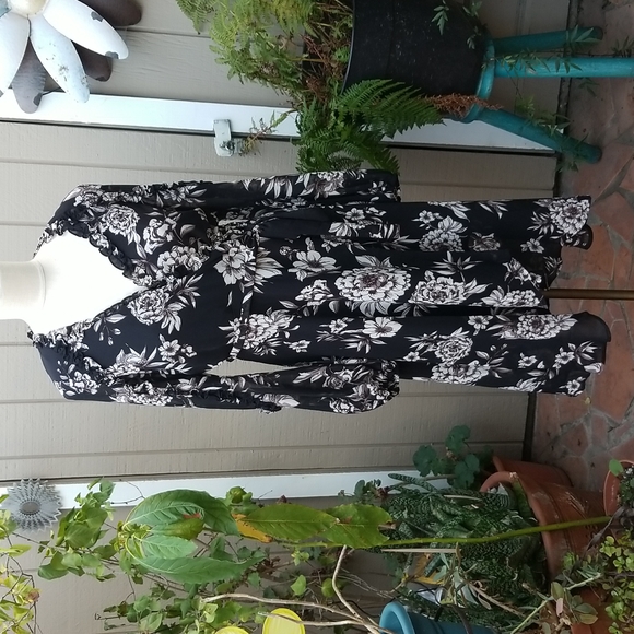 Bardot Floral Romantic Wrap Dress Size 6 - Picture 3 of 16